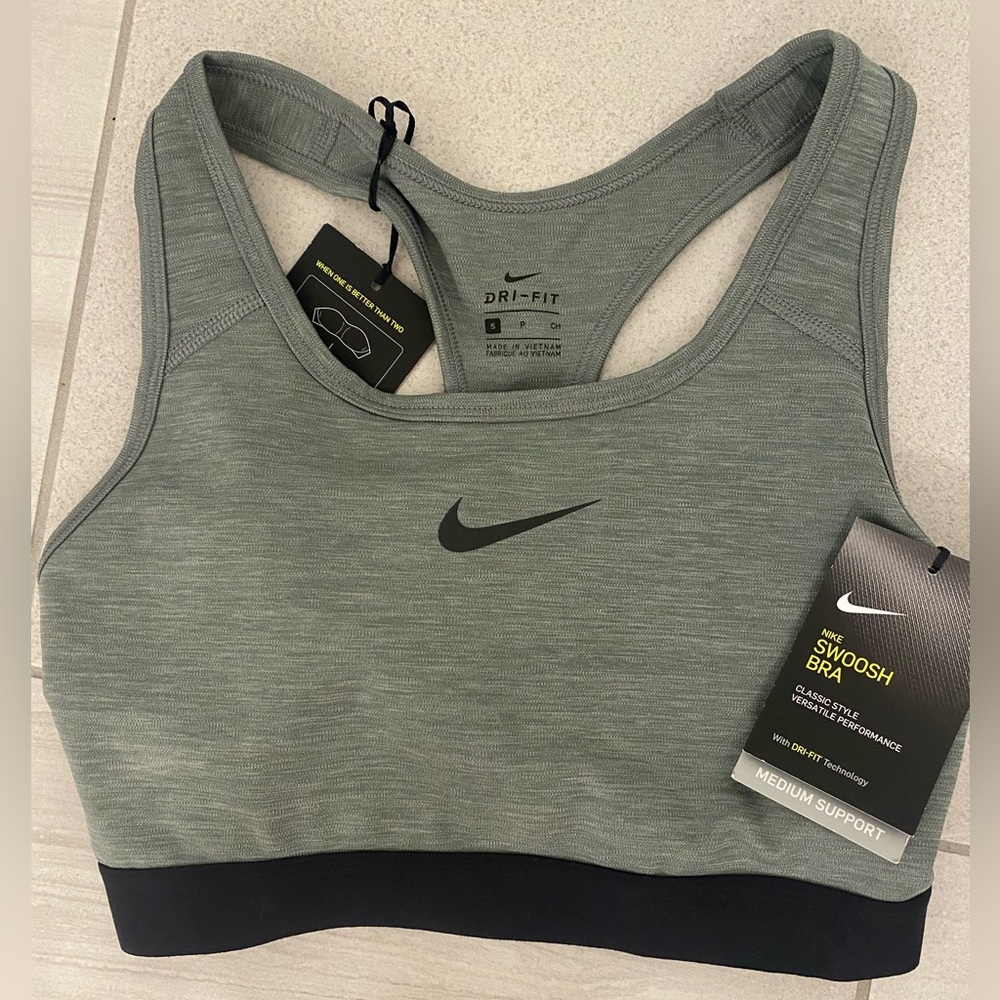 Nike Swoosh Bra